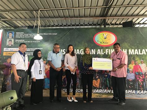 Marion caunter, nasarudin nasimuddin, puan sri zaleha ismail and family. Yayasan Tan Sri SM Nasimuddin Visits Children's Cancer ...