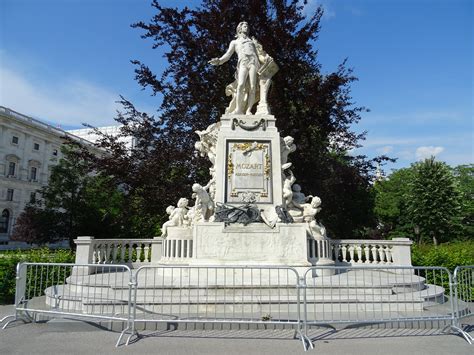 Maybe you would like to learn more about one of these? Wien - Mozartstatue im Burggarten