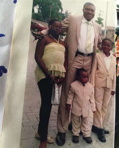 Kanayo is looking forward to make a statement at the burial of obi cubana's mother at oba, anambra stat as he has taken to social media to show off the huge money he is going to lavish at the funeral grounds this weekend. Kanayo O Kanayo And His Children - Daughter & Sons ...