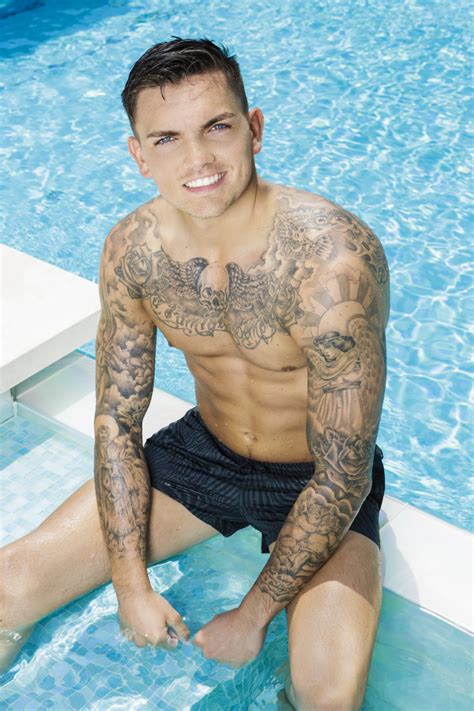 Sam gowland (born 2 august 1995) is an english television personality and social media celebrity. Love Island 2017 Contestants Strip Down For New Glamour Shots