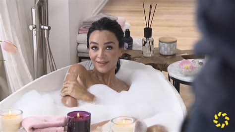 Nackte frauen unter der dusche. Verona Pooth in der Badewanne - YouTube