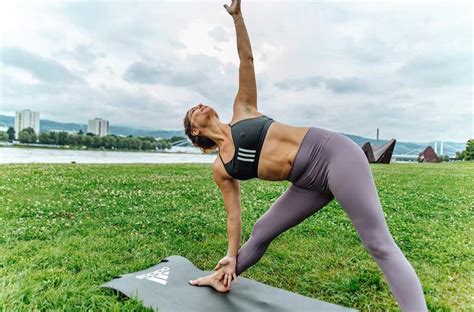 Die menisken gleichen die unebenen gelenkflächen. Yoga für Läufer * innen: Tipps und Yoga-Übungen