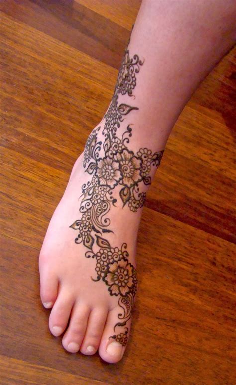 Mehndi ki dejain photo zoomphoto : Mehndi Ki Dejain Photo Zoomphoto - The gravity with which ...