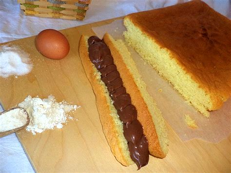 Il pan di spagna è una ricetta facile e veloce da preparare, con un procedimento semplice che ci permette di proprio oggi, durante un corso di cucina, ad un certo punto uno dei partecipanti ha chiesto: Pan di spagna... VELOCE! | CioccoBurro