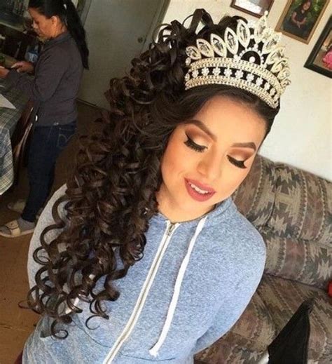 Here some of the most beautiful quinceanera hairstyles, and some tips on how you might be able to create these looks yourself. Frisuren 2020, Hochzeitsfrisuren, Nageldesign 2020, Kurze ...