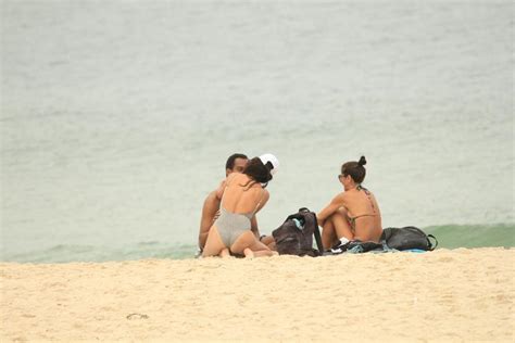 Meninas las do alentejo cariñosas e galantes tem pra ti na boca un beijo tem pra ti na boca un beijo coimbra dos estudiantes. Claudia Ohana é flagrada com Rocco Pitanga na praia