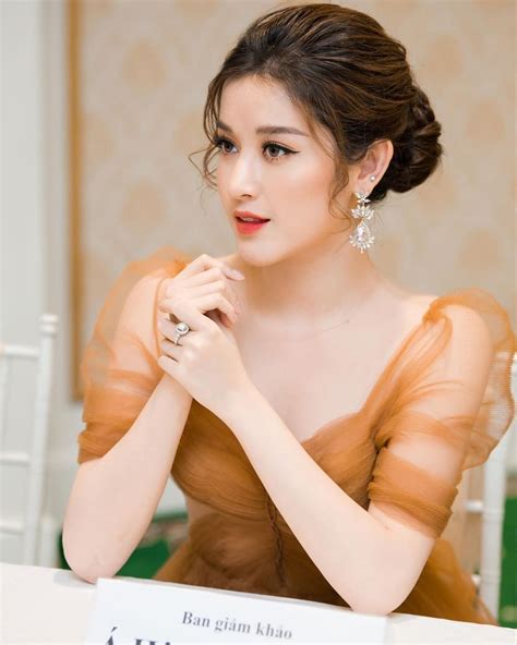 Người đẹp đa tài viết văn, làm báo, biên khịch phim 20 phút trước. Hoa Hậu Việt Nam_Miss VietnamさんはInstagramを利用しています:「Á hậu ...