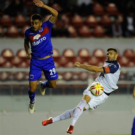 2021,08,05,03,00,00 | historical independiente remain unbeaten lately. Batalla tapó un penal y evitó la derrota de Tigre con ...