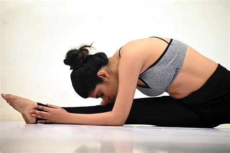 768 x 512 · jpeg. Lotus Crow Pose (Padam Bakasana) - Free Image by Sukh ...