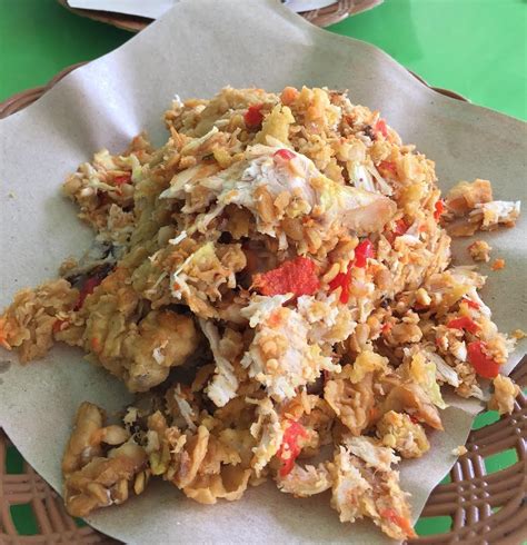 Ulek, sampai tekstur sambal yang diinginkan) geprek ayam yang sudah matang, pastikan sambalnya merata pada ayam. Cara Membuat Sambal Ayam Geprek Rocket Chicken : Ayam ...