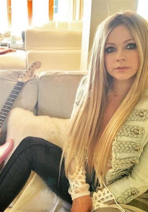 Avril lavigne went to billie eilish's 18th birthday. Avril Lavigne 2021 - Avril Lavigne 7th Studio Album Hidden Jams / 50 famous people who were ...