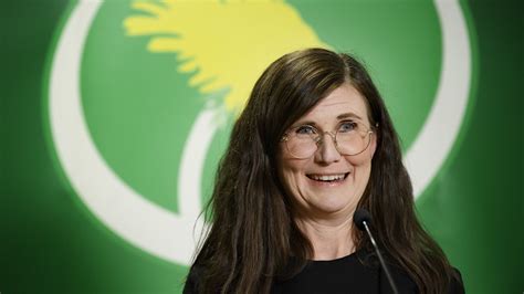 För att läsa om vår lokala politik kan du välja kommun här. Hon är ny ledare för Miljöpartiet - Radio Sweden på lätt ...