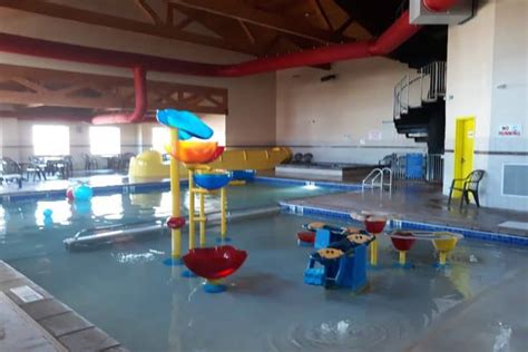 Our variety of hotels with pools makes sioux falls a popular destination among water lovers, whether you've been planning for months or you're looking for a spontaneous getaway. 18 Fun Indoor Water Parks Near Omaha - Oh My! Omaha