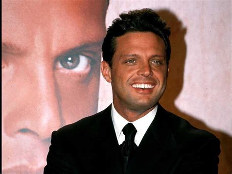 Escuchar musica de luis miguel 2021 gratis. Luis Miguel llega a sus 51 años batiendo records | EDN TV