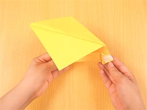 In the wind, it can be in the air for a half minute! How+to+Make+a+Flapping+Paper+Airplane+--+via+wikiHow.com ...