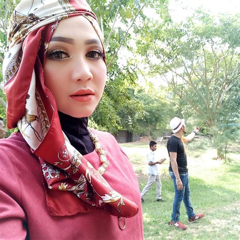 Berikut fotonya terkini yang berhasil admin kumpulkan dan di share khusus buat anda semua. Terbaru 27+ Jilbab Cantik Aceh, Warna Jilbab