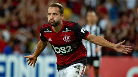 The purpose of this site is to provide a comprehensive record of the results of all competitive games played by everton since their formation, together with. Everton Ribeiro - Wallpaper Everton Ribeiro Em 2020 ...