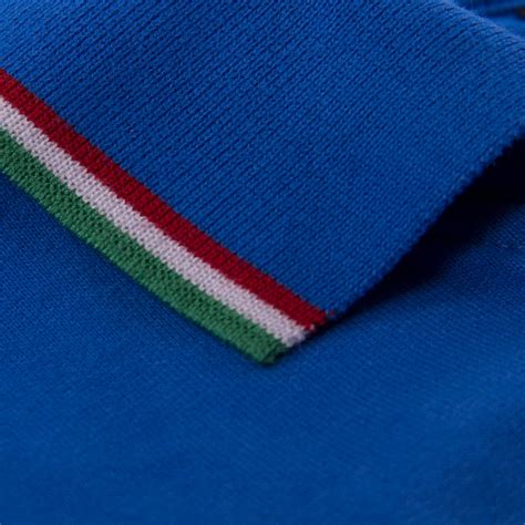 Het italië voetbalshirt bevat een opvallend design en een groene kleur. Italie Retro Voetbalshirt WK 1982 |Sportus.nl