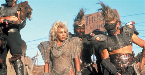 Tina turner — we don't need another hero (thunderdome) instrumental (mad max beyond thunderdome ost) 06:31. Review - Mad Max - Além da Cúpula do Trovão — Cultura Pop ...