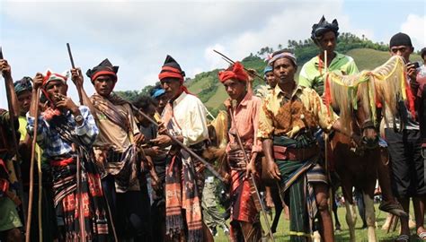 Check spelling or type a new query. 8 Agama Asli Indonesia yang Tidak Pernah Diakui Pemerintah ...