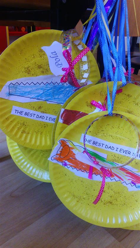 Your dad deserves the best 365, 24/7, but father's day is the day to thank him for all that he's done for you and your siblings — solving your biggest (and most trivial) problems, fixing anything he can get his hands. Mother's & Fathers Day gifts, paper plate medal and ...