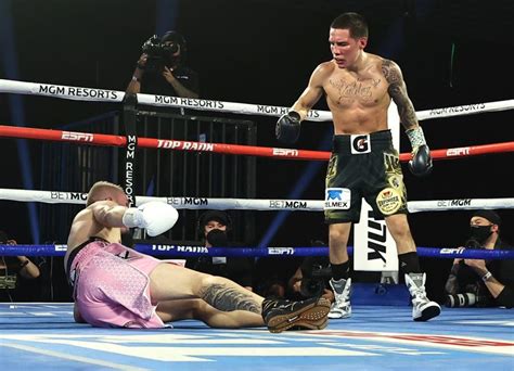 Watch the face off between miguel berchelt and oscar valdez. Oscar Valdez stops Jayson Velez in 10, sets up Miguel Berchelt fight - The Ring