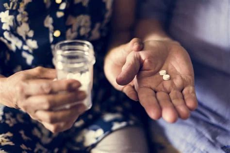Cara menghilangkan cegukan yang ringan, kita bisa menggunakan cara yang mudah dan simpel. Cara Menghilangkan Pedih Ulu Hati Dengan Cepat? Cuba 6 Tip Ini