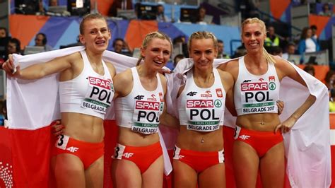 Tylko tydzień polska sztafeta 4x400 metrów legitymowała się halowym rekordem świata. Sztafeta kobiet 4x400 m halowymi mistrzyniami Europy w ...