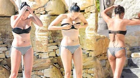 İkilinin sosyal medyaya da yayılan fotoğrafları ardından duygu sarışın'ın hayatı merak konusu oldu. Çağatay Ulusoy'un sevgilisi Duygu Sarışın Çeşme'de | Temiz ...