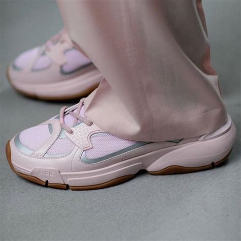 Dior's walk'n'dior low sneakers review. Dior Sneakers Underpin One Of Paris Fashion Week's Hottest ...