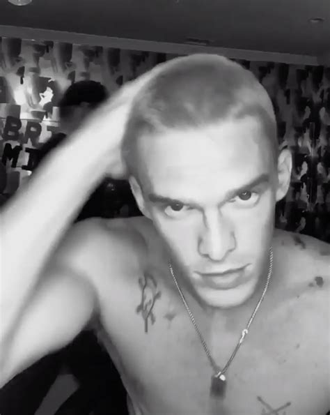 This outing comes following cody's recent interview about his relationship with miley cyrus. Miley Cyrus shaves Cody Simpson's hair on Instagram Live ...