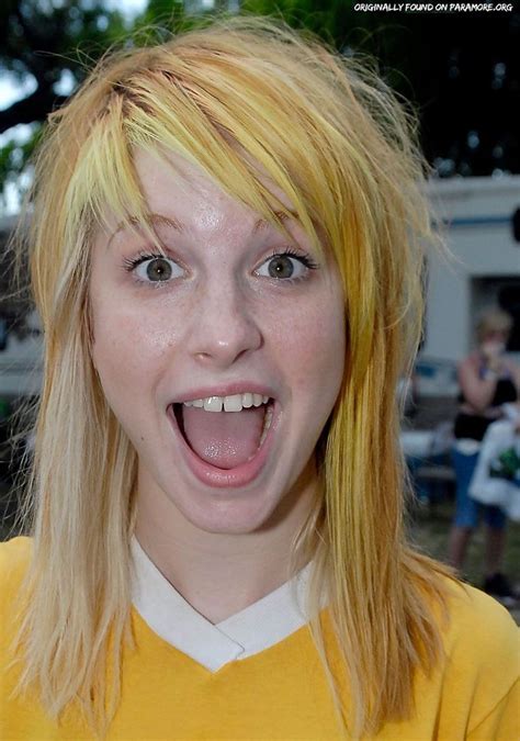 In 2004, she formed paramore alongside josh farro. young hayley williams hair yellow - Google Search in 2020 ...