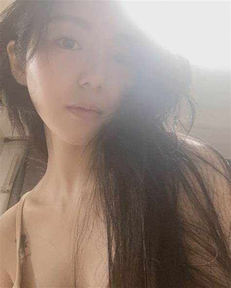 Mina (민아) is a south korean artist. 권민아 해명 "바람, 여우짓 인정.." 양다리, 이별, 왕따 (전문 ...