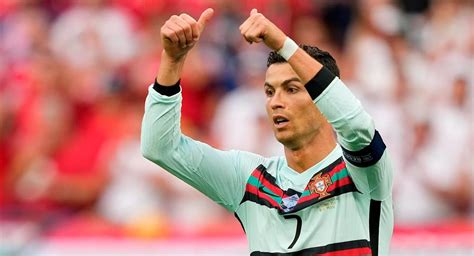 Szabolcs schon goal disallowed for offside before hosts defeated. Hungría vs Portugal: revive el doblete de Cristiano ...