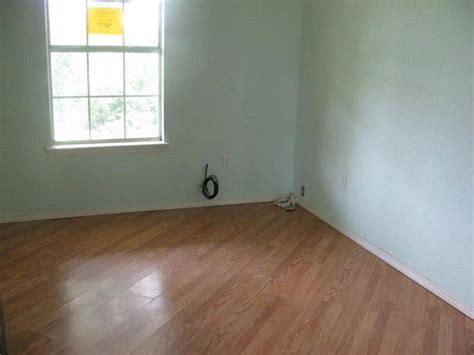 Josh duggar will be released from jail as he awaits trial in his felony child pornography case. Tour Inside The New Home Josh And Anna Duggar Just Bought ...