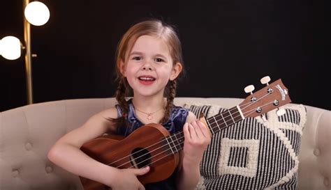 They post a new video each week, some of which include brother carson and baby sister june. Menina de 6 anos canta e toca um clássico de Elvis no ...