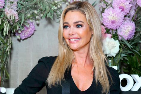 In all my little ventures to asian massage parlors for some relaxing relief only once did i get a total surprise. Haircut With Happy Ending - hairstyle how to make