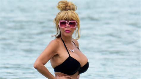 Wouldn't those be the sorts of men who don't want the women to correct it?) Wendy Williams Shows Off Slim Figure in Tiny Bikini While ...