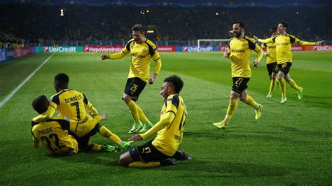 Christian pulisic league cup goals 2019/20. Pierre-Emerick Aubameyang hits hat-trick as Borussia ...