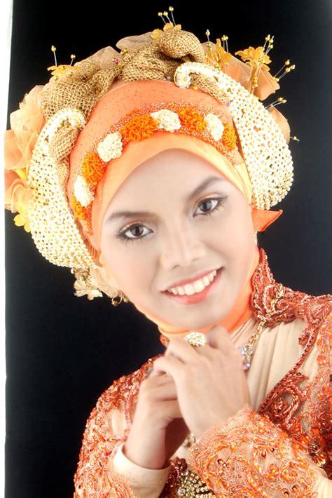 Foto pengantin dg kebaya pengantin muslimah jawa eko+mila di gamping yogyakarta. Rumah Kecantikan Muslimah Alyaa Dhiyaa: Aneka Kebaya Pengantin Muslimah