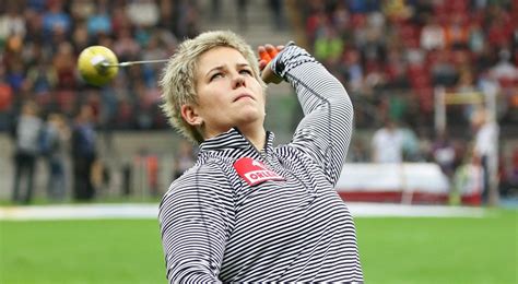Rekordzistka świata w rzucie młotem / world record holder in the hammer throw ❤️82,98m. Anita Włodarczyk - Sportowcy Dzieciom