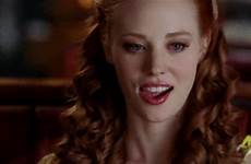 redheads deborah woll pollas reaction encanta doce vampira