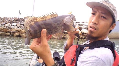 Resort ini dibuka pada bulan november 2011 dan telah menepati citarasa dari segenap lapisan pengunjung. KAYAK FISHING DI TOK BALI, PASIR PUTEH - YouTube