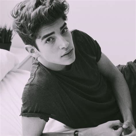 Boys of europa aviators, the azov beach, the kazantip 2003 igor, igor! Photos of Manu Ríos @ kids'music