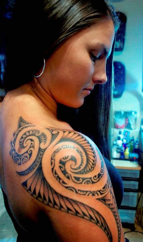 This is one for the upper arm. 13 Srunning Feminine Tribal Tattoos