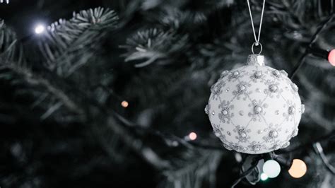 Top 40 most pinteresting christmas candle decoration ideas Download wallpaper 2048x1152 christmas toys, new year ...