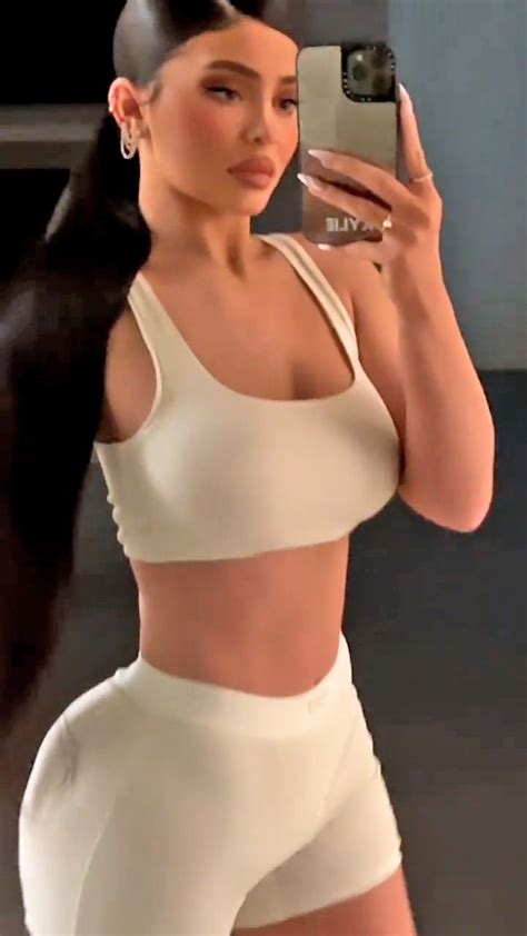 Looking for more camel toe? Kylie Jenner - Beautiful Curvy Body and Sexy Cameltoe in a ...