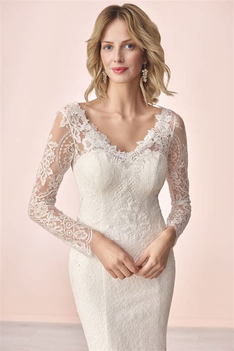 Im boesckens outlet findest brautmoden, brautkleider, hochzeitskleider in großer auswahl zu fairen preisen. Elizabeth Passion 2019 | Brautmode, Brautkleid, Kleid hochzeit