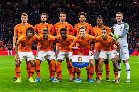 Elke dag vind je een unieke deal van een leuk bedrijf in jouw stad met meer dan 50% korting! Nederlands Elftal / Quiz Weet Jij Met Welke Namen Het ...