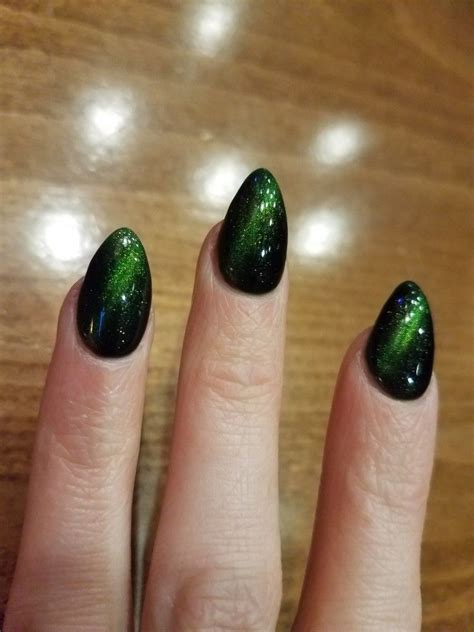 How to make color changing nails successfully? Green cat eye gel polish | Cat eye gel polish, Eye gel ...